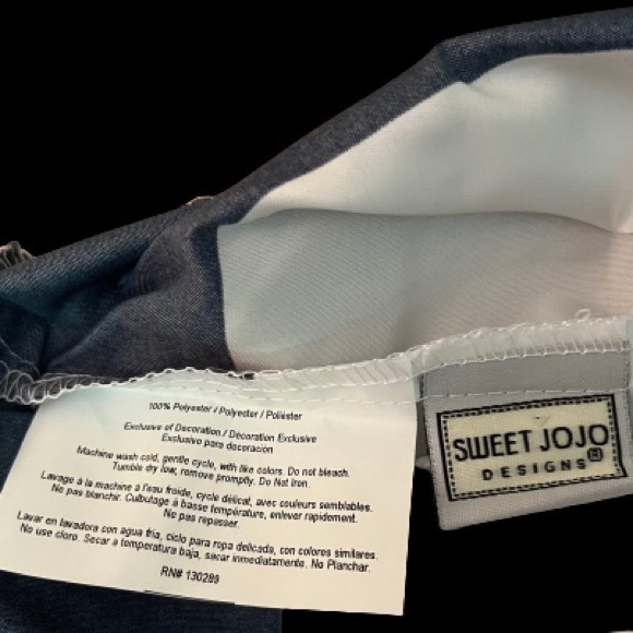 NWOT Pair of Wide Striped Silky Polyester Throw Pillow Covers 17”x17” - Picture 4 of 4